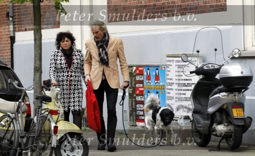 Amsterdam 26 oktober 2010
Henriette Tol met man en hond op de pc hooftstraat.
Peter Smulders bv