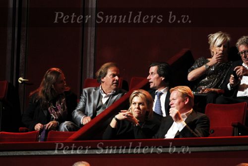 Amsterdam 2 november 2010
Rene Froger viert zijn 50e verjaardag met collega artiesten en vrienden in Carre.
Ivo Niehe met zijn vrouw
Peter Smulders bv