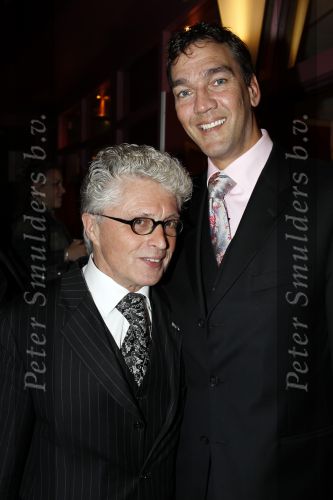 Hoorn 1 november 2010
Premiere Je Anne in de schouwburg van Hoorn. Jacques d Ancona met vriend Hans
Peter Smulders bv