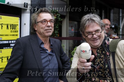 Amsterdam 1 november 2010
Presentatie van twee boeken van Jan Mulder bij cafe scheltema.
Peter Smulders bv