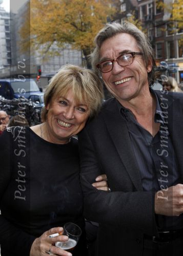 Amsterdam 1 november 2010
Presentatie van twee boeken van Jan Mulder bij cafe scheltema. Jan met zijn vrouw en zoons . oa Youri
Peter Smulders bv