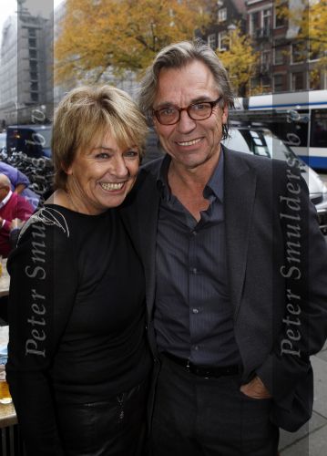 Amsterdam 1 november 2010
Presentatie van twee boeken van Jan Mulder bij cafe scheltema. Jan met zijn vrouw en zoons . oa Youri
Peter Smulders bv