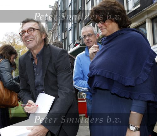 Amsterdam 1 november 2010
Presentatie van twee boeken van Jan Mulder bij cafe scheltema.
Peter Smulders bv