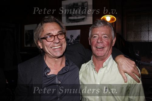 Amsterdam 1 november 2010
Presentatie van twee boeken van Jan Mulder bij cafe scheltema. Jan en Johnny Rep
Peter Smulders bv