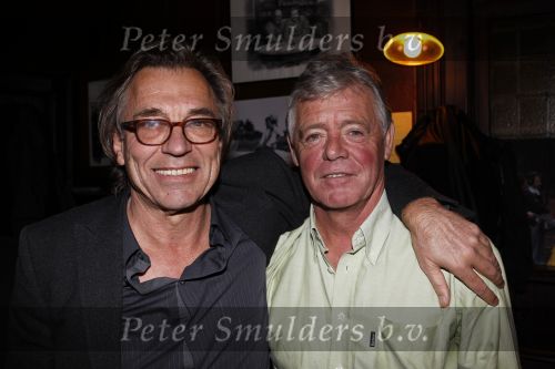 Amsterdam 1 november 2010
Presentatie van twee boeken van Jan Mulder bij cafe scheltema. Jan en Johnny Rep
Peter Smulders bv