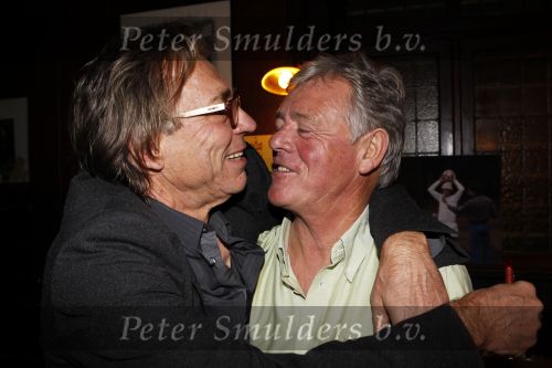 Amsterdam 1 november 2010
Presentatie van twee boeken van Jan Mulder bij cafe scheltema. Jan en Johnny Rep
Peter Smulders bv
