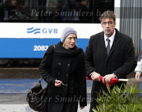 Amsterdam 6 november 2010
Herdenkingsdienst/begrafenis van Harry Mulisch in de stadsschouwburg van Amsterdam. Joost Zwagerman met vrouw
Peter Smulders bv