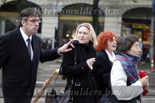 Amsterdam 6 november 2010
Herdenkingsdienst/begrafenis van Harry Mulisch in de stadsschouwburg van Amsterdam. Joost Zwagerman met vrouw
Peter Smulders bv