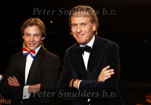 Leiden 30 oktober 2010
Premiere Soldaat van oranje op vliegbasis Valkenburg. Jort Kelder met een neefje
Peter Smulders bv