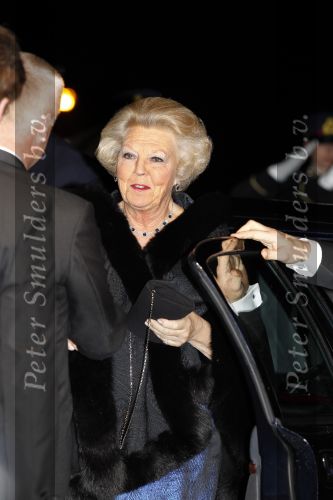 Leiden 30 oktober 2010
Premiere Soldaat van oranje op vliegbasis Valkenburg. Koningin Beatrix
Peter Smulders bv