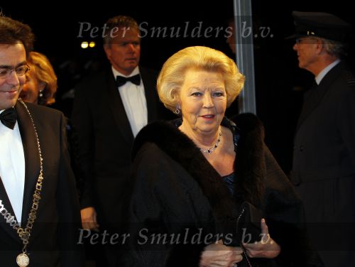 Leiden 30 oktober 2010
Premiere Soldaat van oranje op vliegbasis Valkenburg. Koningin Beatrix
Peter Smulders bv