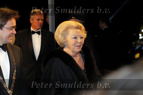 Leiden 30 oktober 2010
Premiere Soldaat van oranje op vliegbasis Valkenburg. Koningin Beatrix
Peter Smulders bv