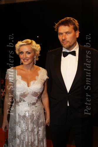 Leiden 30 oktober 2010
Premiere Soldaat van oranje op vliegbasis Valkenburg. Lone v Roozendaal met man
Peter Smulders bv