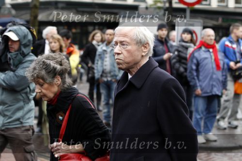 Amsterdam 6 november 2010
Herdenkingsdienst/begrafenis van Harry Mulisch in de stadsschouwburg van Amsterdam. Marcel v dam
Peter Smulders bv