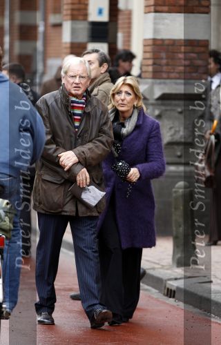 Amsterdam 6 november 2010
Herdenkingsdienst/begrafenis van Harry Mulisch in de stadsschouwburg van Amsterdam. Marga v Praag met man
Peter Smulders bv