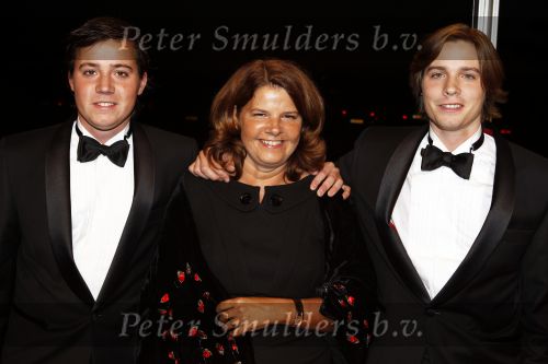 Leiden 30 oktober 2010
Premiere Soldaat van oranje op vliegbasis Valkenburg. Marja v Bijsterveldt Vliegenthart met zoons
Peter Smulders bv