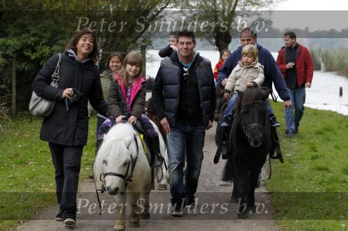 Salen 28 oktober 2010
Martijn Amanda Achilles Jasmijn en Michelle Krabbe op vakantie bij center parcs de Huttenheugde.
Peter Smulders bv