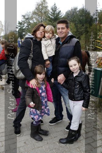 Salen 28 oktober 2010
Martijn Amanda Achilles Jasmijn en Michelle Krabbe op vakantie bij center parcs de Huttenheugde.
Peter Smulders bv