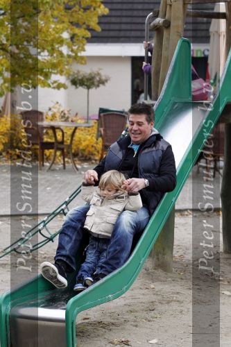 Salen 28 oktober 2010
Martijn Amanda Achilles Jasmijn en Michelle Krabbe op vakantie bij center parcs de Huttenheugde.
Peter Smulders bv