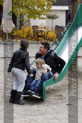Salen 28 oktober 2010
Martijn Amanda Achilles Jasmijn en Michelle Krabbe op vakantie bij center parcs de Huttenheugde.
Peter Smulders bv