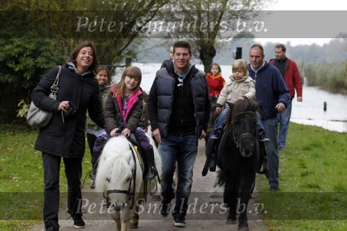 Salen 28 oktober 2010
Martijn Amanda Achilles Jasmijn en Michelle Krabbe op vakantie bij center parcs de Huttenheugde.
Peter Smulders bv