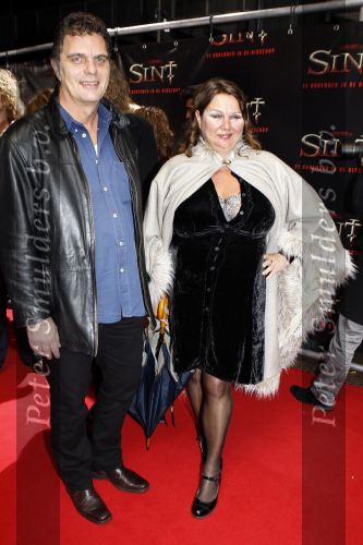 Amsterdam 3 november 2010
Premiere van de film Sint in de stopera van Amsterdam. Maya van den Broecke met partner
Peter Smulders bv