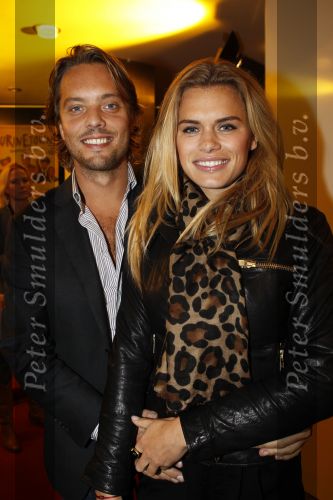 Rotterdam 27 oktober 2010
Premiere urinetown in het luxor. Nicolette v Dam met vriend Bas Smit
Peter Smulders bv