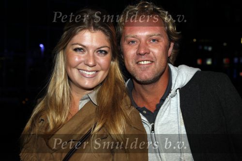 Amsterdam 31 oktober 2010
Feestje bij strand Zuid van de CLUB. Pauline Wingelaar (gooisch meisje) met vriend
Peter Smulders bv