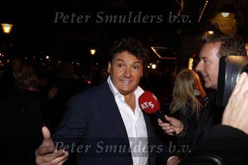Amsterdam 2 november 2010
Rene Froger viert zijn 50e verjaardag met collega artiesten en vrienden in Carre.
oa Karin Bloemen Danny de Munk Ruth Jacoth Wesley Jeroen v d Boom Grant en Forsyth Thomas Berge Frans Bauer Linda de Mol Peter paul Muller Glennis GraceCarel Kraaijenhof en zoon Danny treden op. Caroline Tensen en Ron Brandsteder presenteren de avond.
Peter Smulders bv