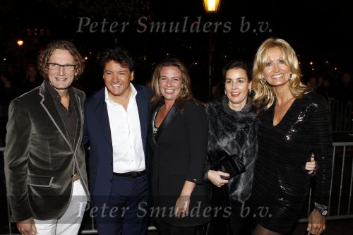 Amsterdam 2 november 2010
Rene Froger viert zijn 50e verjaardag met collega artiesten en vrienden in Carre.
Rene en Natasja met Prins Bernhard Jr en zijn vrouw Prinses Annete en prinses Anita
Peter Smulders bv
