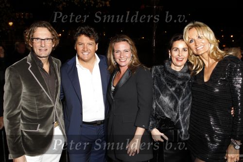 Amsterdam 2 november 2010
Rene Froger viert zijn 50e verjaardag met collega artiesten en vrienden in Carre.
Rene en Natasja met Prins Bernhard Jr en zijn vrouw Prinses Annete en prinses Anita
Peter Smulders bv