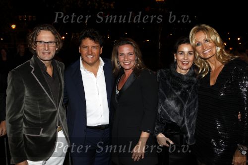 Amsterdam 2 november 2010
Rene Froger viert zijn 50e verjaardag met collega artiesten en vrienden in Carre.
Rene en Natasja met Prins Bernhard Jr en zijn vrouw Prinses Annete en prinses Anita
Peter Smulders bv