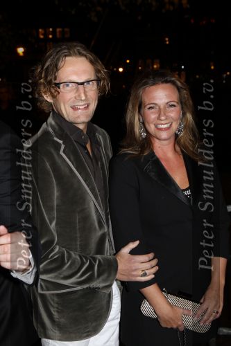 Amsterdam 2 november 2010
Rene Froger viert zijn 50e verjaardag met collega artiesten en vrienden in Carre.
Rene en Natasja met Prins Bernhard Jr en zijn vrouw Prinses Annete en prinses Anita
Peter Smulders bv