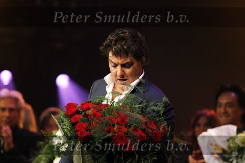 Amsterdam 2 november 2010
Rene Froger viert zijn 50e verjaardag met collega artiesten en vrienden in Carre.
oa Karin Bloemen Danny de Munk Ruth Jacoth Wesley Jeroen v d Boom Grant en Forsyth Thomas Berge Frans Bauer Linda de Mol Peter paul Muller Glennis GraceCarel Kraaijenhof en zoon Danny treden op. Caroline Tensen en Ron Brandsteder presenteren de avond.
Peter Smulders bv