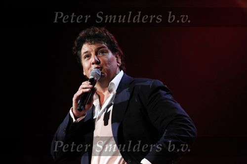 Amsterdam 2 november 2010
Rene Froger viert zijn 50e verjaardag met collega artiesten en vrienden in Carre.
oa Karin Bloemen Danny de Munk Ruth Jacoth Wesley Jeroen v d Boom Grant en Forsyth Thomas Berge Frans Bauer Linda de Mol Peter paul Muller Glennis GraceCarel Kraaijenhof en zoon Danny treden op. Caroline Tensen en Ron Brandsteder presenteren de avond.
Peter Smulders bv
