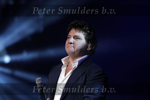 Amsterdam 2 november 2010
Rene Froger viert zijn 50e verjaardag met collega artiesten en vrienden in Carre.
oa Karin Bloemen Danny de Munk Ruth Jacoth Wesley Jeroen v d Boom Grant en Forsyth Thomas Berge Frans Bauer Linda de Mol Peter paul Muller Glennis GraceCarel Kraaijenhof en zoon Danny treden op. Caroline Tensen en Ron Brandsteder presenteren de avond.
Peter Smulders bv