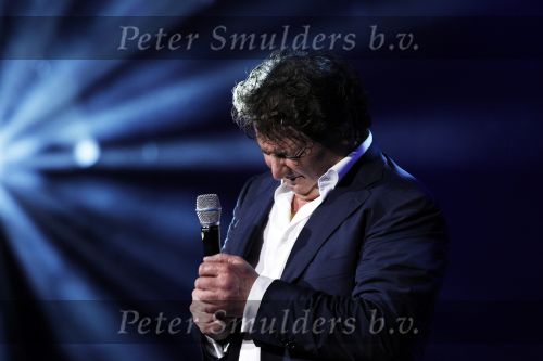 Amsterdam 2 november 2010
Rene Froger viert zijn 50e verjaardag met collega artiesten en vrienden in Carre.
oa Karin Bloemen Danny de Munk Ruth Jacoth Wesley Jeroen v d Boom Grant en Forsyth Thomas Berge Frans Bauer Linda de Mol Peter paul Muller Glennis GraceCarel Kraaijenhof en zoon Danny treden op. Caroline Tensen en Ron Brandsteder presenteren de avond.
Peter Smulders bv