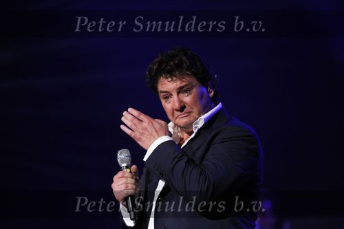 Amsterdam 2 november 2010
Rene Froger viert zijn 50e verjaardag met collega artiesten en vrienden in Carre.
oa Karin Bloemen Danny de Munk Ruth Jacoth Wesley Jeroen v d Boom Grant en Forsyth Thomas Berge Frans Bauer Linda de Mol Peter paul Muller Glennis GraceCarel Kraaijenhof en zoon Danny treden op. Caroline Tensen en Ron Brandsteder presenteren de avond.
Peter Smulders bv