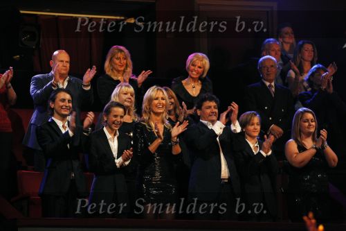 Amsterdam 2 november 2010
Rene Froger viert zijn 50e verjaardag met collega artiesten en vrienden in Carre.
Rene met Natasja Danny Natasja Didier Maxim en met zijn schoonmoeder Annemarie Bartels en zijn ex vrouw Jolanda.
Peter Smulders bv