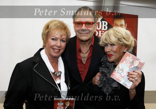 Loosdrecht 1 november 2010
Presentatie DVD Rob de Nijs Shows met Anneke Gronloh Trea Dobbs Ria Valk en Marijcke Merckens bij het golden tulip hotel.
Peter Smulders bv