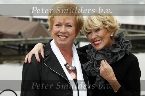 Loosdrecht 1 november 2010
Presentatie DVD Rob de Nijs Shows met Anneke Gronloh Trea Dobbs Ria Valk en Marijcke Merckens bij het golden tulip hotel.
Peter Smulders bv