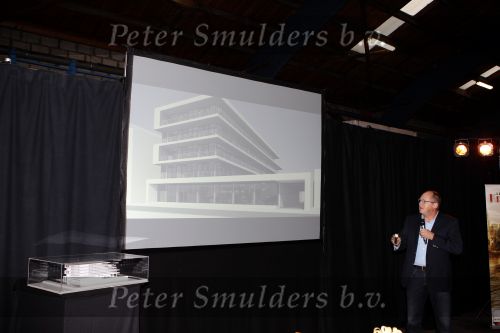 Amsterdam 4 november 2010
Rick Engelkes en Kruimeltje ( Joes Brauers) slaan de eerste paal voor het nieuwe pand van REP Rick Engelkes Productions.
Peter Smulders bv