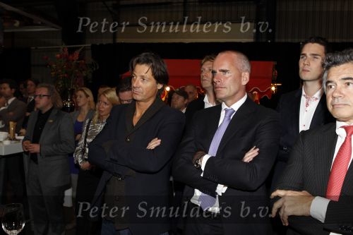 Amsterdam 4 november 2010
Rick Engelkes en Kruimeltje ( Joes Brauers) slaan de eerste paal voor het nieuwe pand van REP Rick Engelkes Productions.
Peter Smulders bv