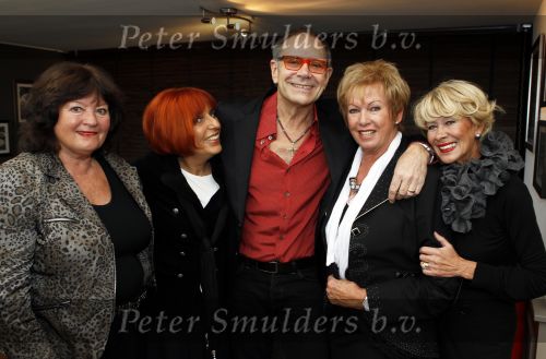 Loosdrecht 1 november 2010
Presentatie DVD Rob de Nijs Shows met Anneke Gronloh Trea Dobbs Ria Valk en Marijcke Merckens bij het golden tulip hotel.
Peter Smulders bv