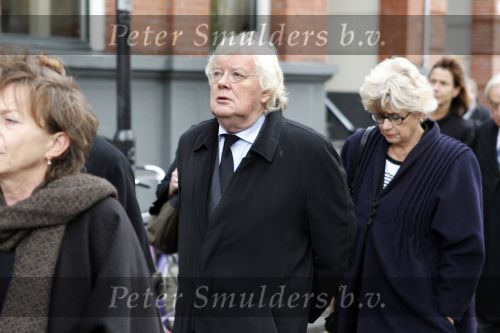 Amsterdam 6 november 2010
Herdenkingsdienst/begrafenis van Harry Mulisch in de stadsschouwburg van Amsterdam. Rudi Fuchs met vrouw
Peter Smulders bv
