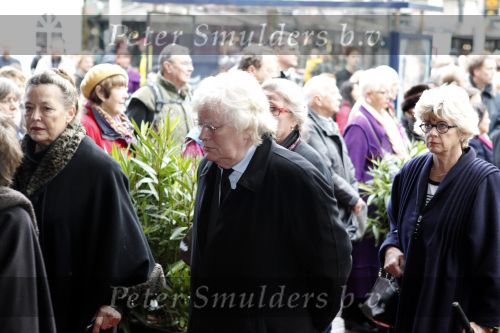 Amsterdam 6 november 2010
Herdenkingsdienst/begrafenis van Harry Mulisch in de stadsschouwburg van Amsterdam. Rudi Fuchs met vrouw
Peter Smulders bv
