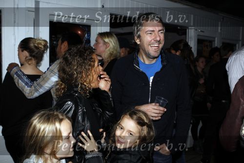 Amsterdam 31 oktober 2010
Feestje bij strand Zuid van de CLUB. Tatum Dagelet Toy Travis Daniel de Ridder Ruud de Wild en zijn vrouw Aafke zijn allemaal op het feest. Ruud met Tatoo
Peter Smulders bv
