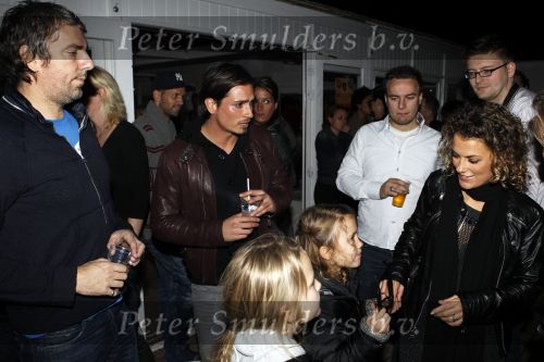 Amsterdam 31 oktober 2010
Feestje bij strand Zuid van de CLUB. Tatum Dagelet Toy Travis Daniel de Ridder Ruud de Wild en zijn vrouw Aafke zijn allemaal op het feest. Ruud met Tatoo
Peter Smulders bv