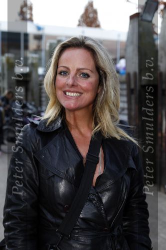Amsterdam 31 oktober 2010
Feestje bij strand Zuid van de CLUB. Sabine Wendel
Peter Smulders bv