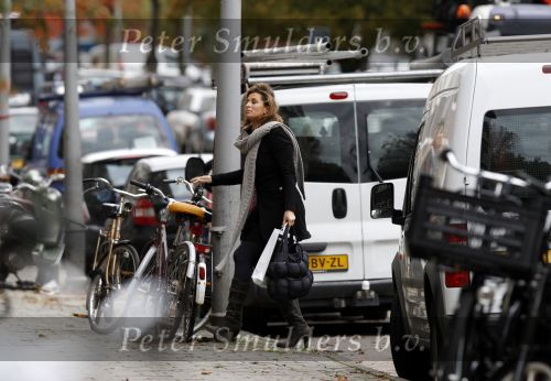 Amsterdam 26 oktober 2010
Sacha de Boer rijdt  naar haar huis waar ze met man Rick Niemann woont.
Peter Smulders bv